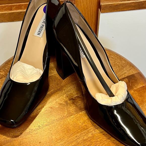 Steve Madden patent black pumps. New with tag - Picture 2 of 13
